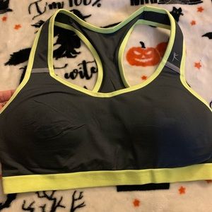 Danskin sports bra size XL